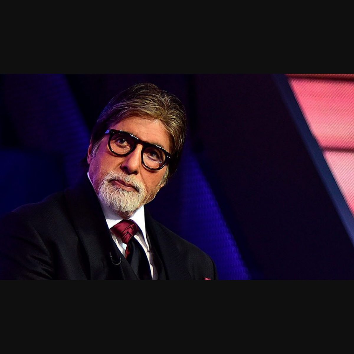 Discover More Than 152 Amitabh Bachchan Dress Latest - Seven.edu.vn