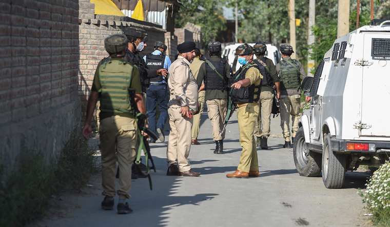 LeT Commander, Pak Terrorist Killed In Encounter In Srinagar - The Week