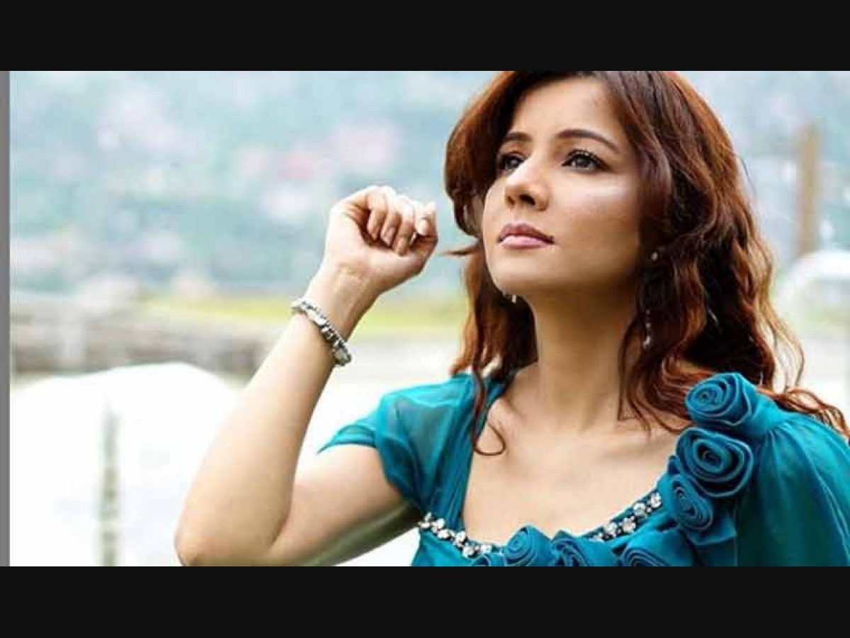 Pak singer Rabi Pirzada, who threatened Modi, quits showbiz over leaked  nudes - The Week