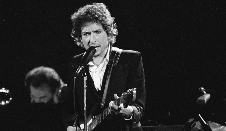 Bob Dylan accused of sexually abusing 12-year-old girl in 1965 - The Week