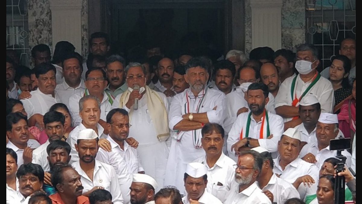 Congress's 'Raj Bhavan chalo' protest cut short by police, senior leaders  arrested - The Week