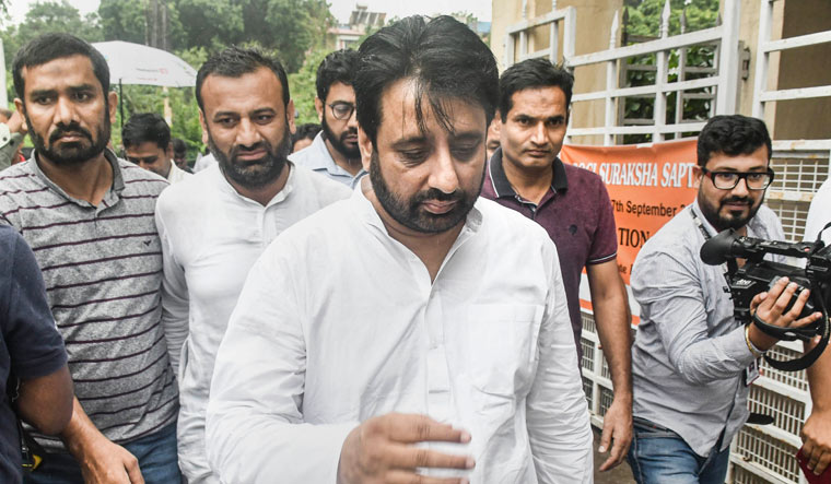 AAP MLA Amanatullah Khan Arrested After Raids By Delhi Anti-corruption ...