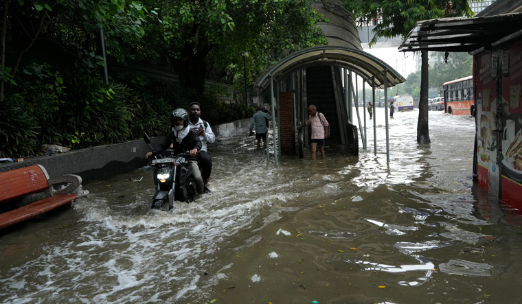 Heavy Rain In Delhi Noida Leaves Many Areas Inundated Imd Predicts More Showers The Week 4467