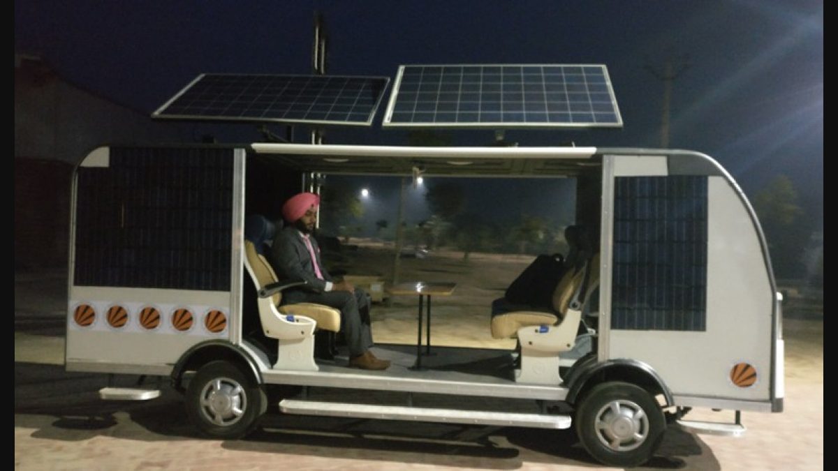 Image of India's first self-driving bus