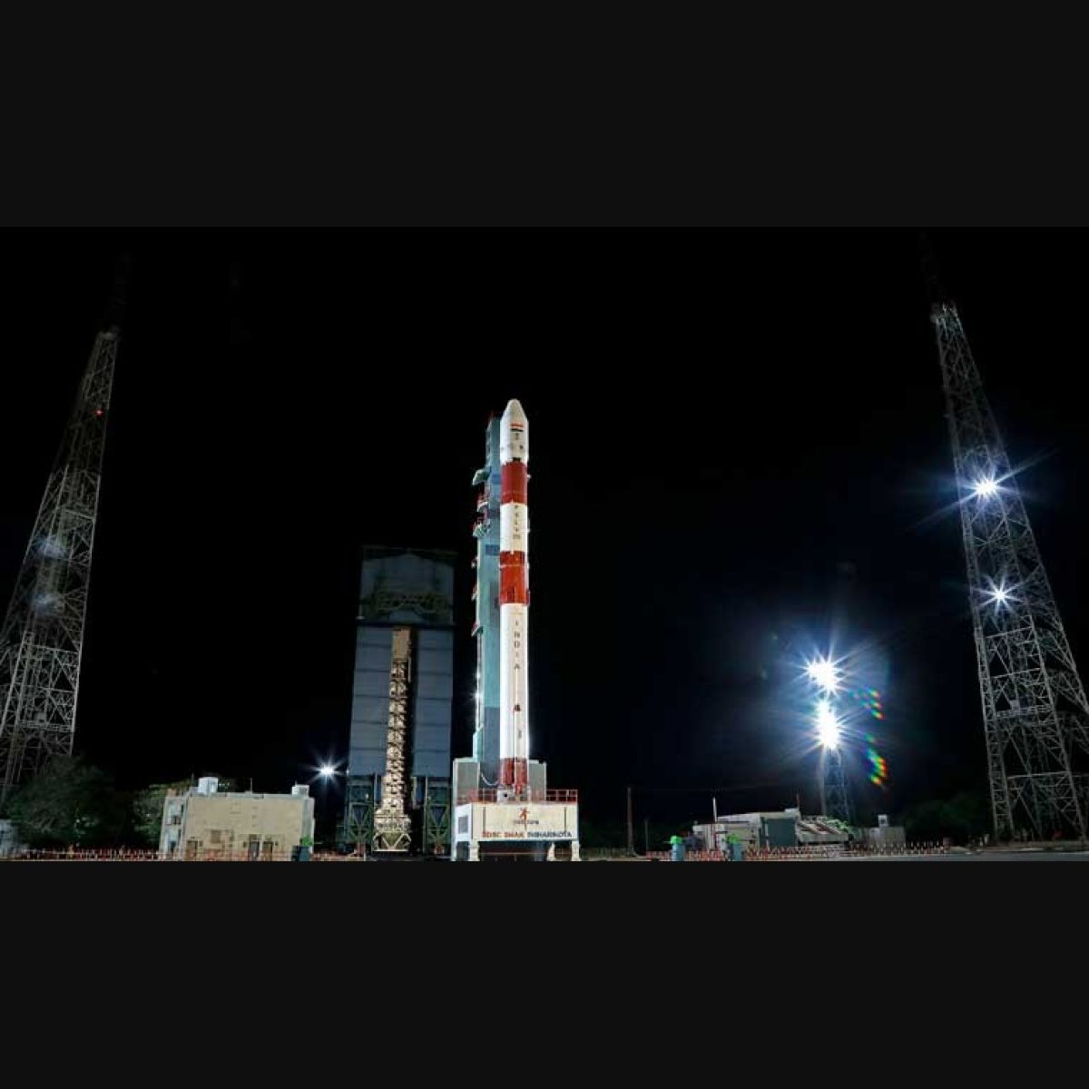 Indian rocket launches 7 satellites to orbit (video)