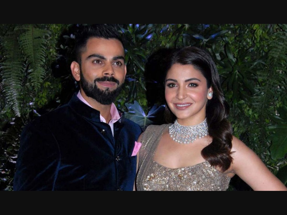 Anushka Sharma Poses For Mushy Pics With Hubby, Virat Kohli