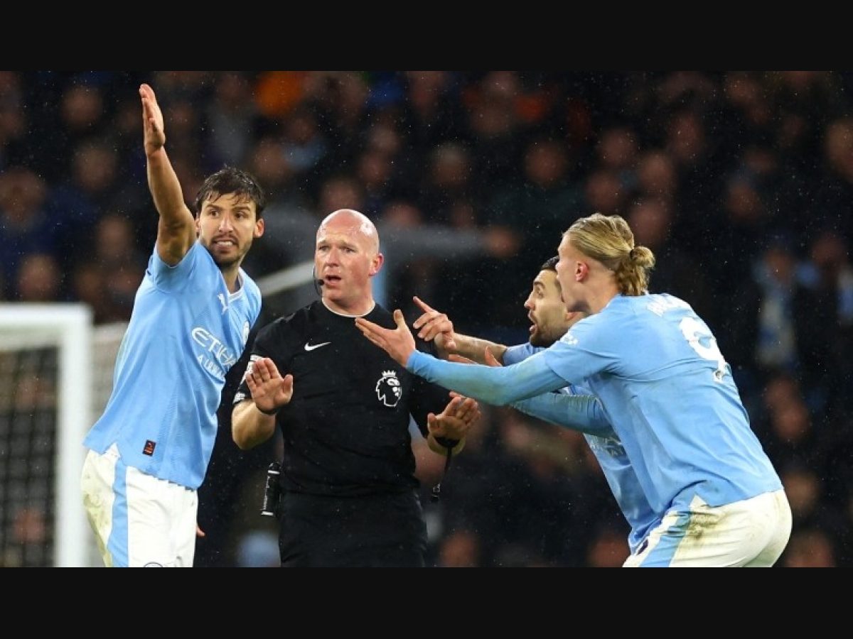 Man City charged by English FA after Haaland and others surrounded ref  during Tottenham draw