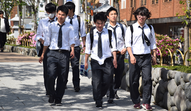 Japan Reduces Adulthood Age To 18 From 20 The Week