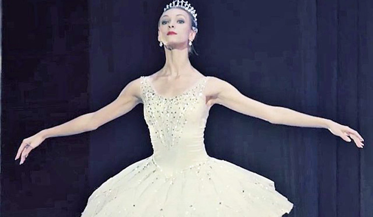 Russian Star Ballerina Olga Smirnova Quits Bolshoi Ballet Over Ukraine War The Week